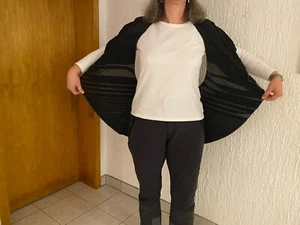 Hippe Weste/ Poncho/ Schaltuch- UNISEX-  Schwarz- Einheitsgröße - Bild 1 von 7