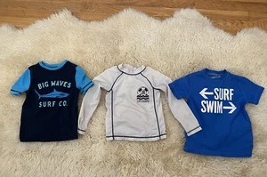 Verschiedene Posten 3 Rash Guard 2 Kurzarm 1 Langarm Old Navy & Crew Cuts 3T - Bild 1 von 16