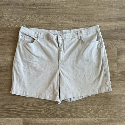 Gloria Vanderbilt Chino Shorts Women’s 20W White Amanda - Image 1 of 4