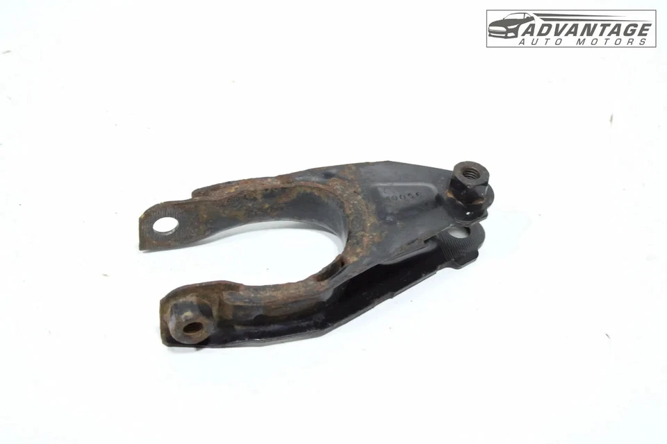 2016-2019 CHEVROLET CRUZE FWD AUTOMATIC TRANSMISSION MOUNT STRUT BRACKET OEM - Image 1 of 4