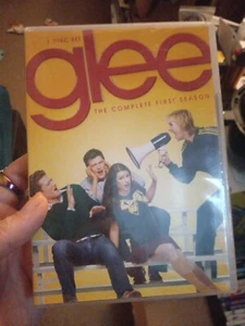 Glee: Die komplette erste Staffel (DVD, 2010, 7-Disc Set) - Bild 1 von 11