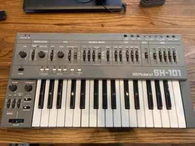 Roland SH-101 Vintage Monophonic Analogue Synthesizer Japan #N794 - Image 1 of 4