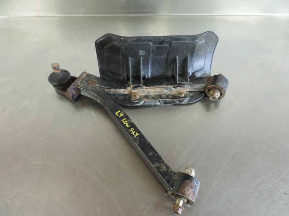 Arctic Cat 300 2002 4x4 brazo en A delantero izquierdo brazo de control inferior con protector CV Foto 1 de 4