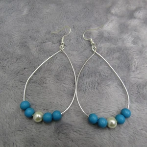 Silberfarbene blaue Ohrhänger Creolen Charm Schmuck - Bild 1 von 5
