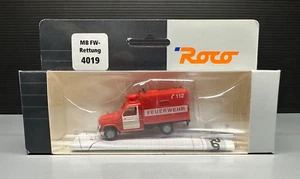 Mercedes Benz MB FW Feuerwehr Rettung Einsatz Geräte Wagen LKW Roco H0 1:87 OVP - Picture 1 of 10