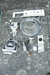 MIELE W840/W827 WASHING MACHINE BROKEN FOR INDIVID PARTS:SEE DESCRIPTION SECTION - Picture 1 of 3
