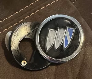 BUICK LESABRE / PARK AVE. CIRCA '88 TRUNK LOCK SWIVEL FLIP COVER AutoBling - Foto 1 di 3