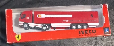 Iveco STRALIS - Scuderia Ferrari -  Rosso 1/87 Autoarticolato - Immagine 1 di 2