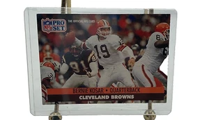 1991 NFL Pro Set Football Trading Card, # 121 Bernie Kosar, Cleveland Browns - Picture 1 of 2