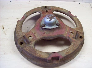 IH Farmall SA cast front wheel - Picture 1 of 2