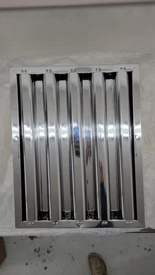 Stainless Steel Commercial Kitchen Hood Filter, 15.5 W x 19.5 H Inch 4 Grooves. - Image 1 of 3