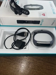 Rastreador de actividad física Fitbit Alta HR con monitor de ritmo cardíaco FB408 banda negra - Imagen 1 de 14