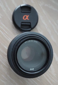 Sony DT 50mm f/1.8 SAM Prime Lens for Sony A Mount (SAL50F18) - Great Condition - Picture 1 of 6