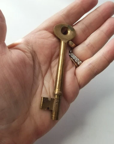 Antique Large Skeleton Key Brass 3.5" Cover