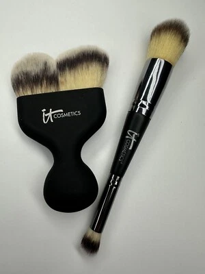 It Cosmetics Heavenly Luxe Dual Foundation Concealer #7 and #19 Contour brush - Image 1 of 4