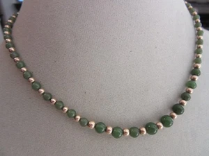 14kt gold graduated jade beaded necklace 16" long, 10.3 grams - Picture 1 of 7