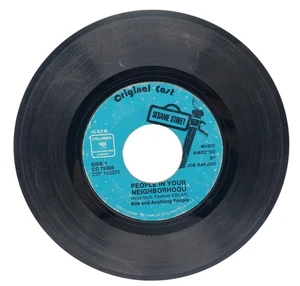Sesame Street 45 RPM Record People In Your Neighborhood / Somebody Play Vintage - Picture 1 of 5