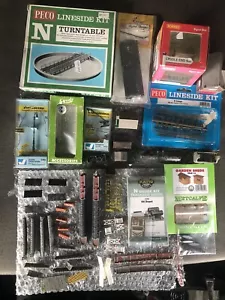 N Gauge Buildings/ Turntable/ Accessories Joblot - Picture 1 of 21