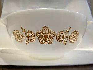 Vintage Pyrex Butterfly Gold USA 443 USA 2.5 Qt. Cinderella Mixing Bowl - Picture 1 of 12