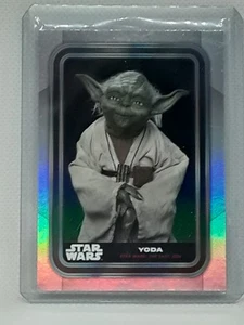 Yoda 2023 Topps Star Wars - Rainbow Foil #90 - Imagen 1 de 2