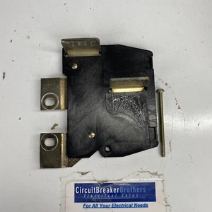 Zinsco Sylvania Challenger QFP2T 2 poli 200 amp QFP2200T QFP2150T PIEDINI DI MONTAGGIO - Foto 1 di 2