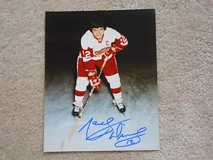 HALL OF FAMER MARCEL DIONNE DETROIT RED WINGS 8 X 10 AUTOGRAPH W/COA - Picture 1 of 1