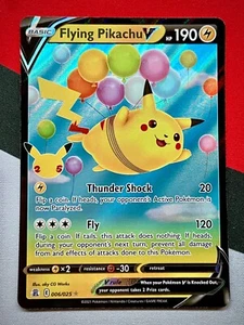 Pikachu Volante V 006/025 Pokemon Confezione Celebrazioni Fresco - Foto 1 di 2