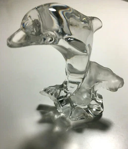 "Estatuilla de delfín de cristal fino LENOX ondas esmeriladas 4 1/4" X 3,5"" firmada ALEMANIA" - Imagen 1 de 6