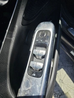 Interruptor de ventana principal MERCEDES BENZ C43 (SEDÁN) 2022-2023: CON ESPEJO ELÉCTRICO PLEGABLE Foto 1 de 4