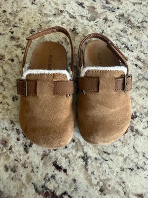 zuecos marrón niño talla 6  Foto 1 de 2