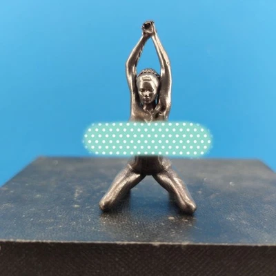 Adornos de estatuilla de niña sexy tallada a mano de bronce de latón HUI00199 Foto 1 de 4