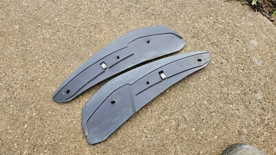 2013 至 2014 年福特野马原始设备制造商后保险杠挡泥板防溅板 — 第 1/4 张图片