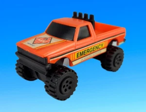 Vintage 1:64 Scale Plastic Hot Orange Emergency Truck - Picture 1 of 3