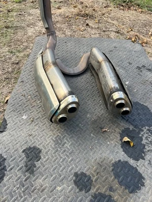 2004 honda interceptor 800 vfr factory exhuast - Image 1 of 4