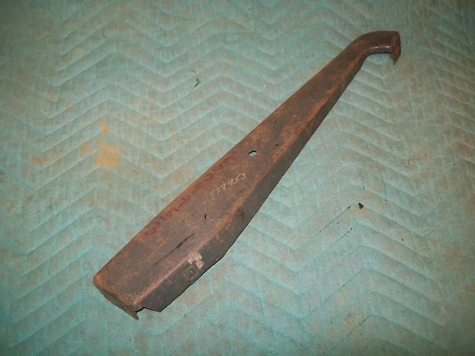 Новая из старых запасов панель поддержки вертикального замка капота Dodge Dart 1966 MoPar1966 No2578953 - Изображение 1 из 1