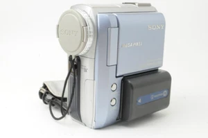 Sony DCR-PC105 Digital Handycam w/battery - Picture 1 of 9