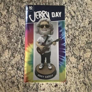 Jerry Garcia ‘JERRY DAY’ Exclusive Bobble head New York Yankees New - Picture 1 of 6