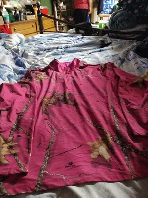 Mossy Oak Women's Pink Camo Fleece Zip-Up XL - Image 1 of 2