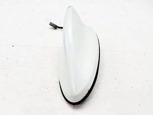 NISSAN QASHQAI J11 ROOF SHARK FIN ANTENNA AERIAL IN PEARL WHITE QAB 2016 - Picture 1 of 20