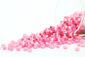 Miyuki Round Rocailles 11/0 Silver Lined Rose Peace Seed Beads RR-556 - Picture 1 of 2