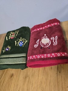 Set Of 2 Vtg 44"x24" Christmas Theme Decorative Bathroom Towels Santa & Presents - Picture 1 of 8
