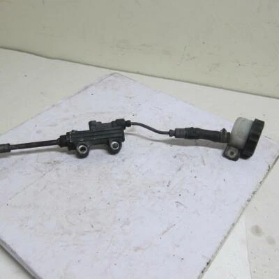 Kawasaki Ninja 1000R ZX1000A 1986 OEM freno trasero cilindro maestro Foto 1 de 4