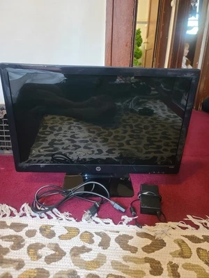 READ THE DESCRIPTION BEFORE BUYING!!!! HP Series 5 524sh 23.8" Full HD - Image 1 of 4