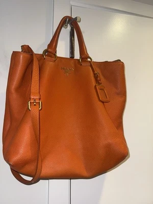 Сумка-тоут PRADA средняя оранжевая кожа с ремешком через плечо женская - Изображение 1 из 4