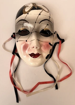 Colección Angel's Touch Vintage - Máscara de porcelana blanca decorada en dorado/negro Foto 1 de 4