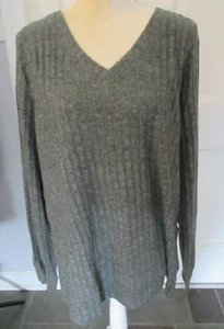 Ladies Green Long sleeve Light Knit Top Sweater size XL - Picture 1 of 3
