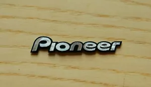 logo aluminium PIONEER X 2 - Foto 1 di 2
