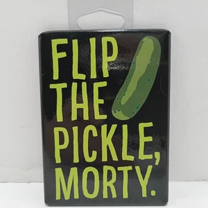Calamita frigo/armadietto Rick & Morty Flip The Pickle Morty Ata-Boy 3,5" x 2,5" - Foto 1 di 3