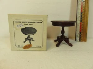 Concord Museum Miniatur Holz Podesttisch Nr. 3040 Neu im Karton 2 1/8 Zoll - Bild 1 von 6