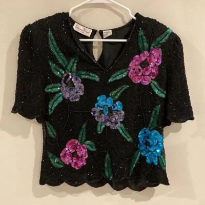 Blusa de seda Laurence Kazar con adornos florales de lentejuelas PL Foto 1 de 4